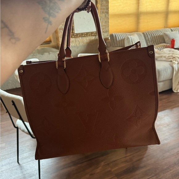 LV Camel Monogram Totebag - Picture 5 of 8